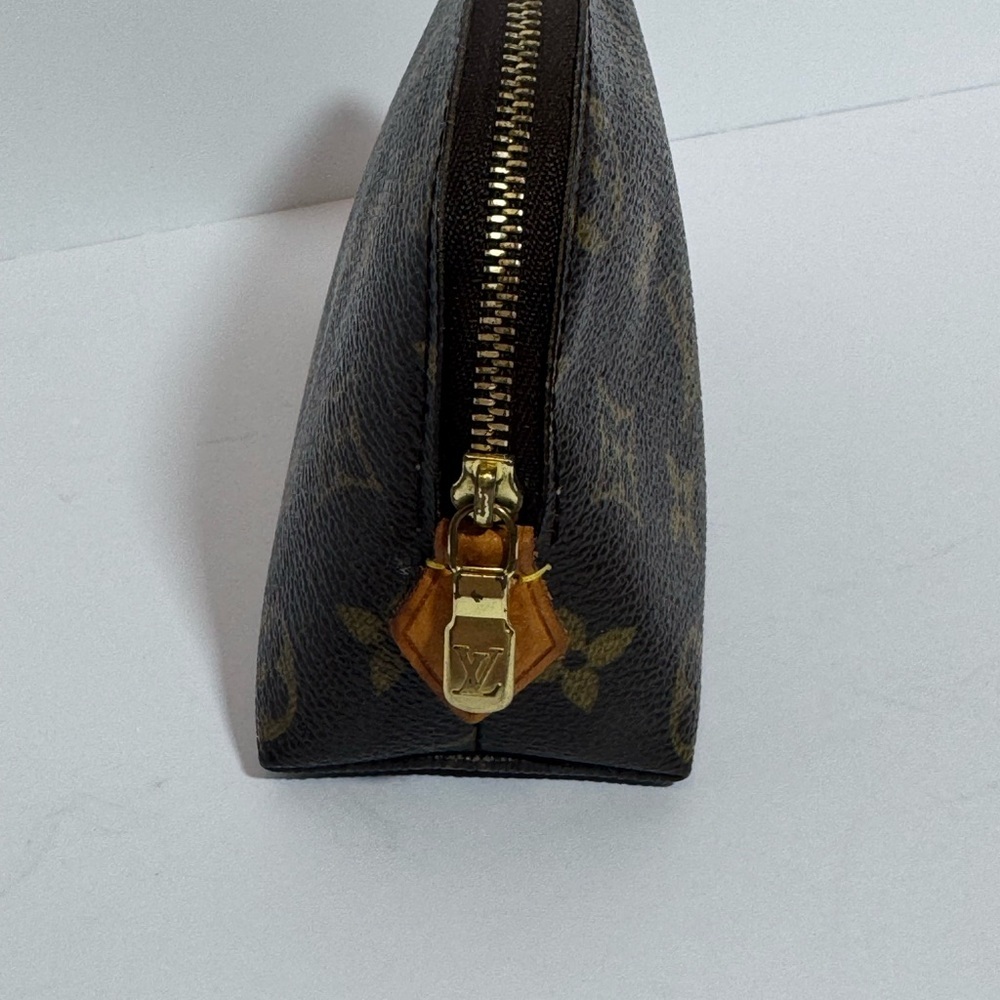 SOLD
Louis Vuitton Black and Gold Monogram Pouch - Picture 2 of 7